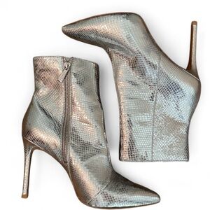 ‼️Michael Kors Leona Metallic Silver Genuine Leather Bootie‼️
